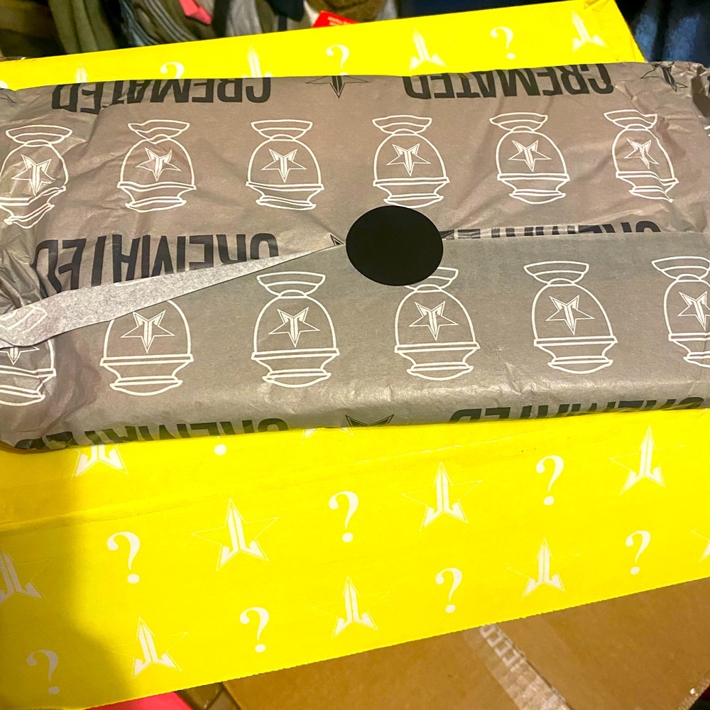 Jeffree Star Cosmetic “Creamed” eyeshadow palette